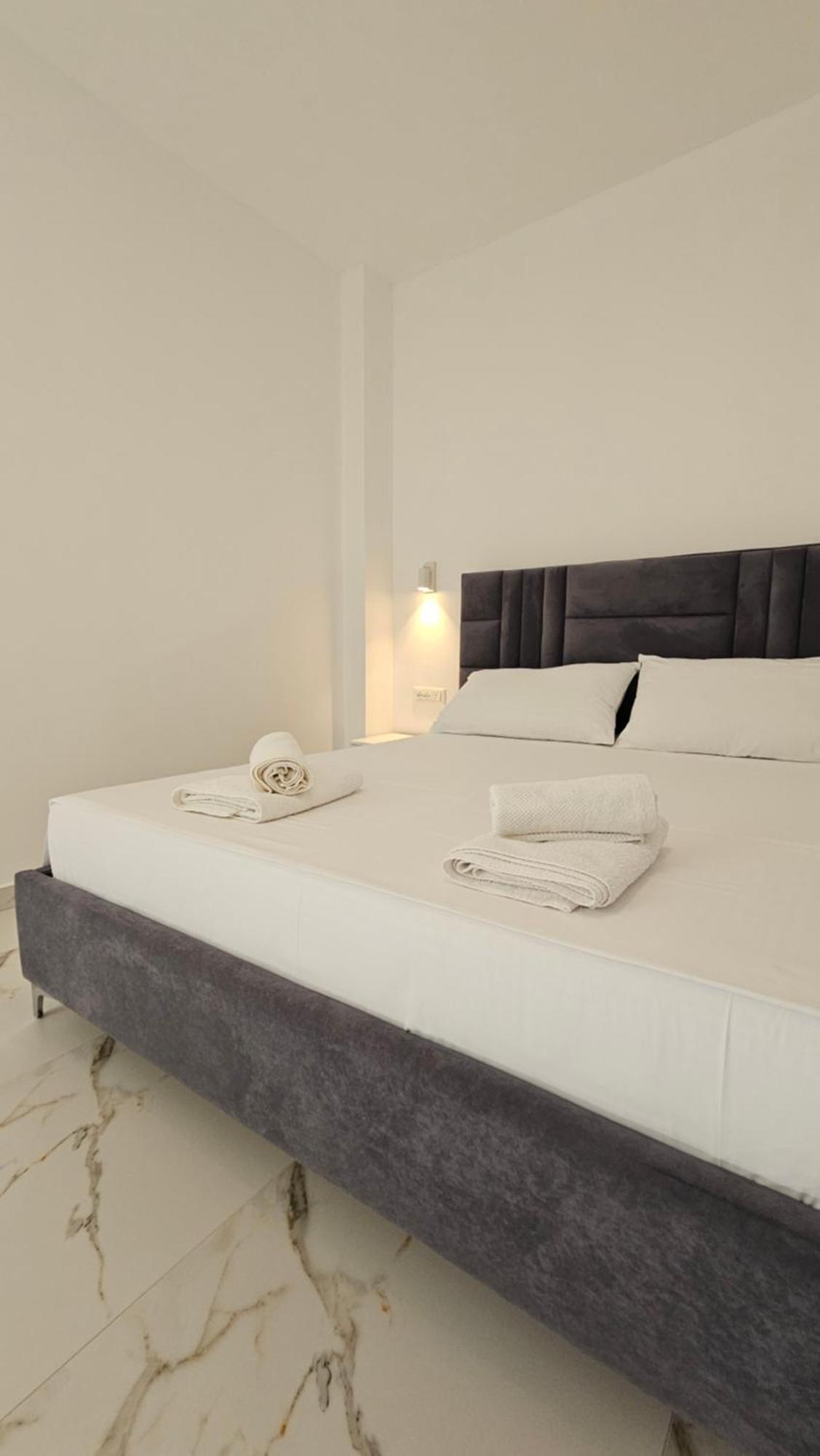 Blue Mare Apartments Saranda Extérieur photo
